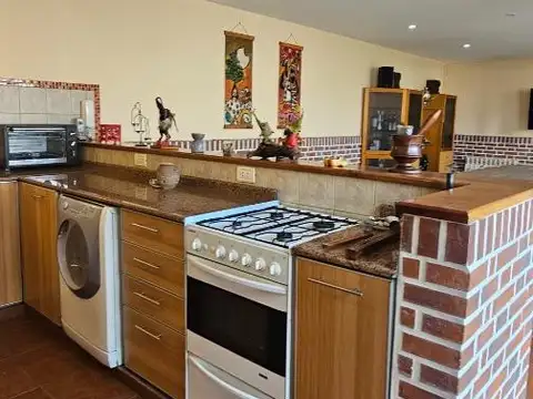Casa 5 ambientes con 3 baños