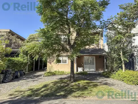 Casa en venta 3 dormitorios, altillo y dep de serv - Barrio Tres Horquetas - San Fernando