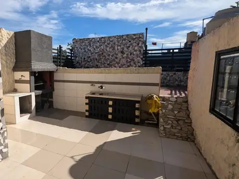 Depto Tipo Casa en Venta en Lanus Este, USD 52.000