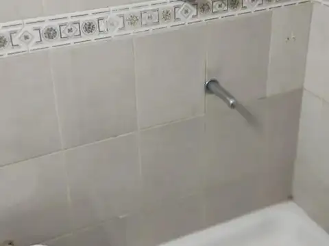 Depto Tipo Casa en Venta 80 años