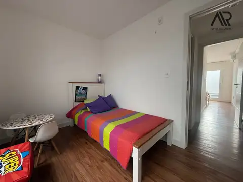Departamento 8 ambientes con 2 baños