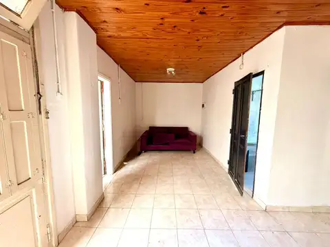 Depto Tipo Casa en Venta en Villa Dominico, USD 55.000