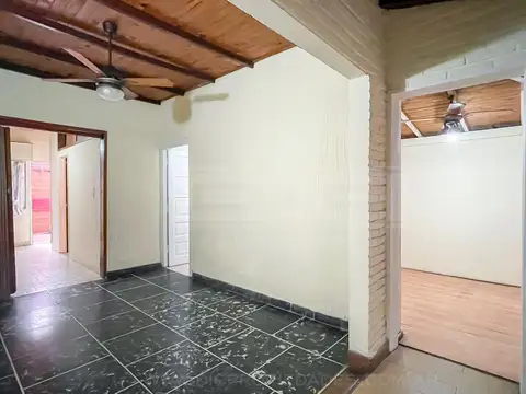 Casa 6 ambientes con 2 baños