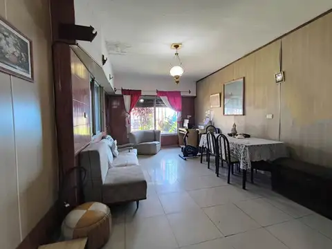 Casa 3 ambientes con 2 baños