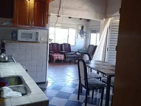 Casa 3 ambientes con 1 baño