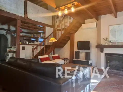 Casa 3 ambientes con 2 baños