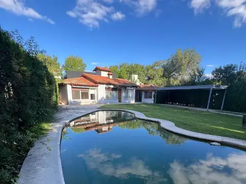 Linda casa 3 dormidita quincho pileta arboleda