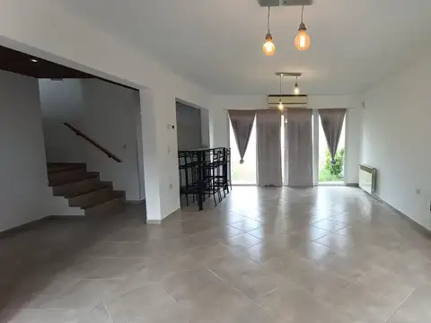 Casa en Alquiler en Plottier, $ 2.100.000