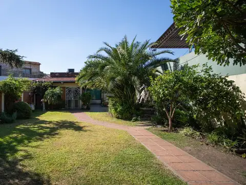 Venta de Lote con Salón en Morón Sur