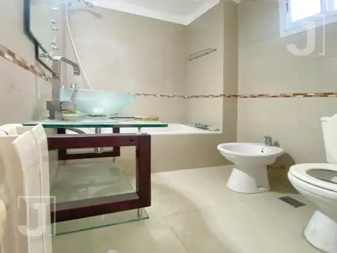 Departamento en Alquiler con 1 cocheras