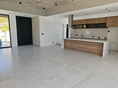 Exclente Casa a Estrenar  en Las Tipas