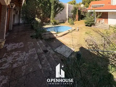Casa en Alquiler con 5 cocheras