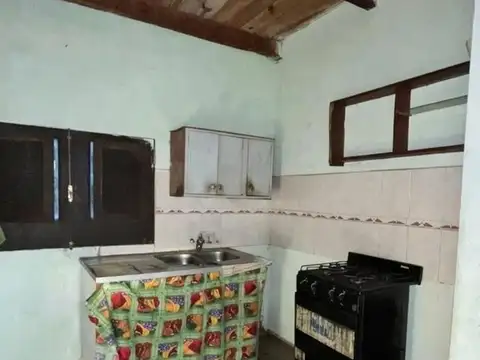 Casa 5 ambientes con 1 baño
