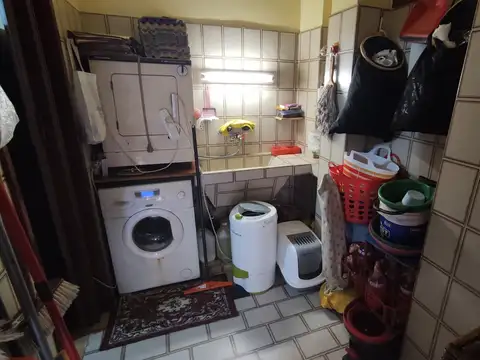 HERMOSA CASA 6 AMBIENTES CON PILETA CLIMATIZADA