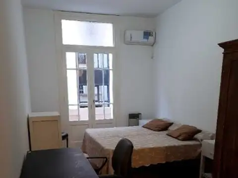 Tacuarí 100 , Piso 1