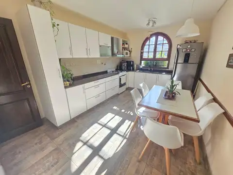 Depto Tipo Casa en Venta de 6 ambientes