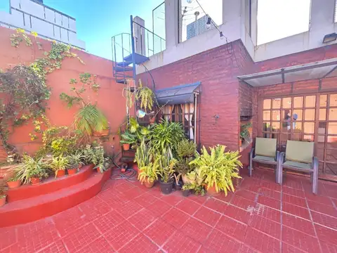 Depto Tipo Casa en Venta en Chacarita, USD 370.000