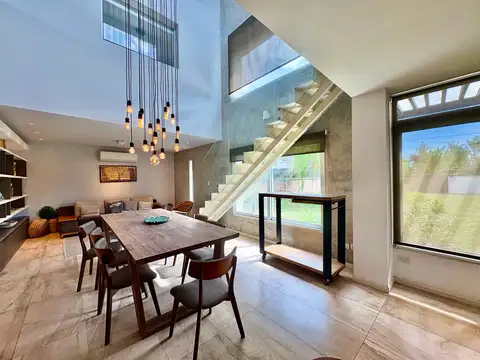VENTA - Casa de 3 Dormitorios con Pileta. Apta crédito - Funes Town, Santa Fé.