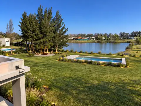CASA VENTA  SANTA INES PISICINA A LAGUNA FINANCIA