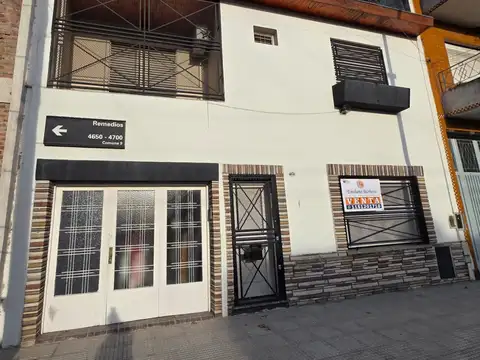 CASA 4 AMB Y DEPTO. 3 AMB