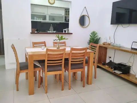 CASA DE 3 AMBIENTES EN VENTA EN QUILMES OESTE CENTRO.