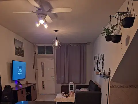 Depto Tipo Casa 2 ambientes con 1 baño