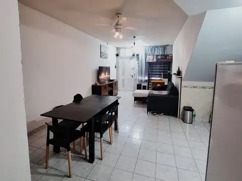 Depto Tipo Casa en Alquiler de 2 ambientes