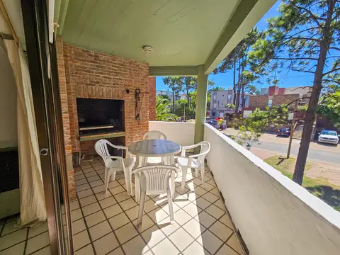 Dueño Directo Vende  - Magnífico Departamento al Frente; Terraza con Parrilla; Cochera fija; 2 dormitorios + 2 BAÑOS + LAVADERO
