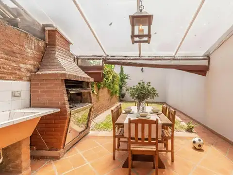 DÚPLEX CABALLITO CON COCHERA- PARRILLA -