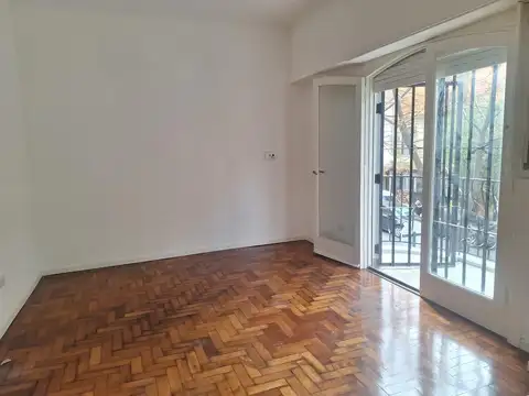 Depto Tipo Casa en Venta 80 años