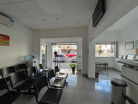 VENTA CONSULTORIO 3 AMB CON JARDÍN - MORÓN