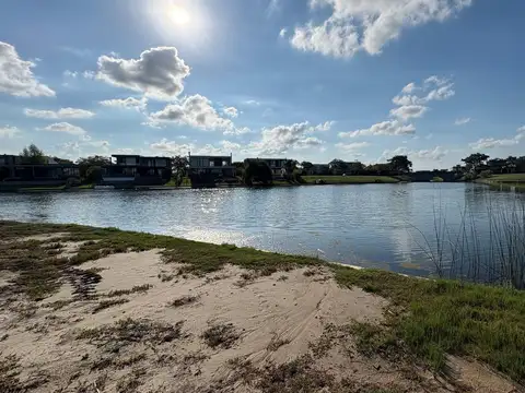 Terreno en Venta 40  mts Fondo