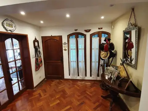 Tres Cerritos. Los Peteribíes 300