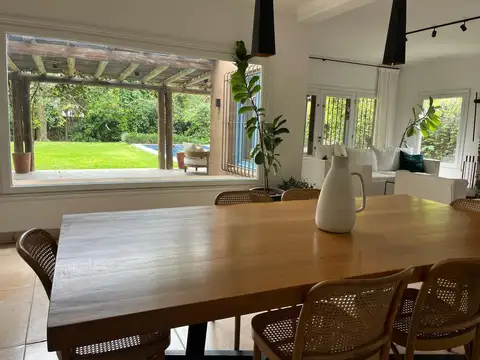 Casa 5 ambientes con 5 baños