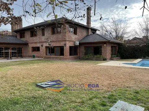 Casa en venta en el Casco de Moreno