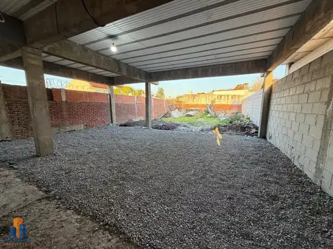 Galpón en alquiler de 311m2 ubicado en Merlo
