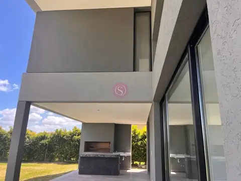 Casa 6 ambientes con 3 baños