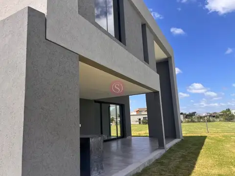 Casa en Venta al Oeste