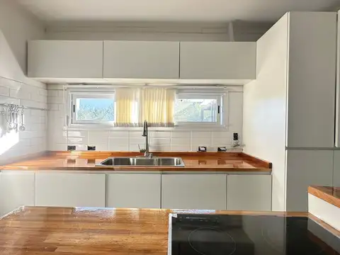 Casa en Alquiler en Tristán Suárez, USD 1.200