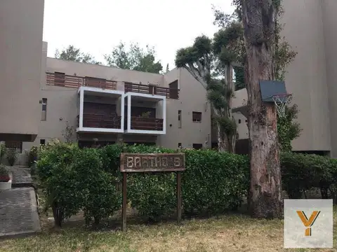 Dúplex en venta - 4 Dormitorios 3 Baños - Cochera - 118Mts2 - Pinamar