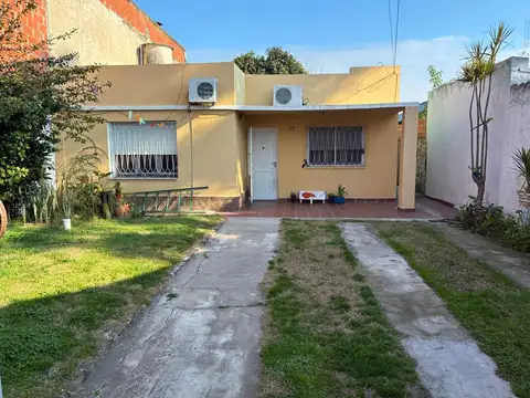 Casa en VENTA  JARDIN AMPLIO