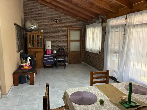 Casa en Venta con 4 cocheras