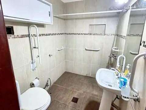 Casa 6 ambientes con 3 baños