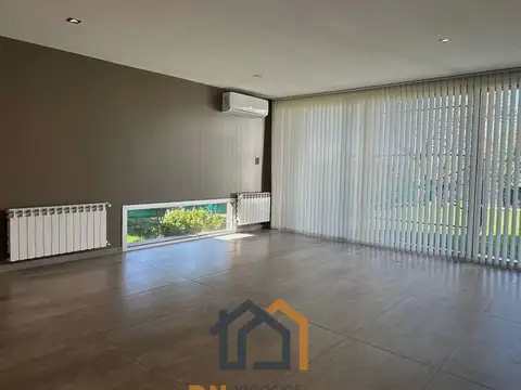 CASA EN VENTA COUNTRY LA ARBOLADA HOLLYWOOD