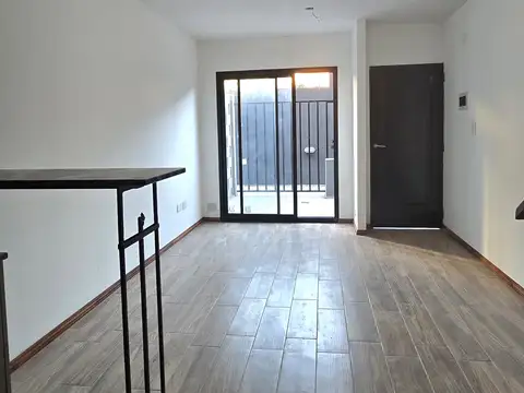 Departamento tipo casa en venta en Alberdi