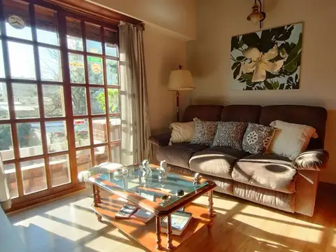 Venta casa de 6 ambientes en Beccar con playroom