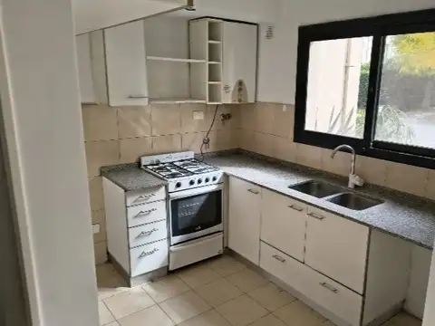 Departamento en Alquiler con 1 cocheras