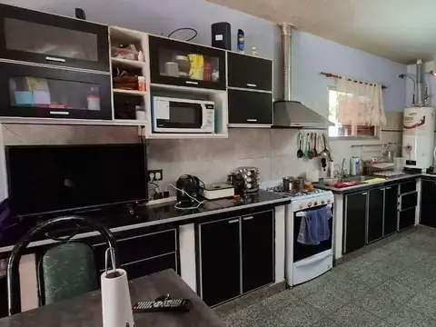 Casa 12 ambientes con 3 baños