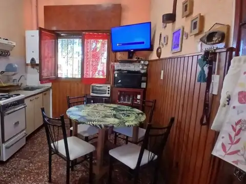 Casa 3 ambientes + Depto. 2 amb. en planta alta