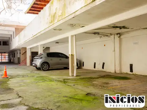 Cochera en pleno Centro - C314